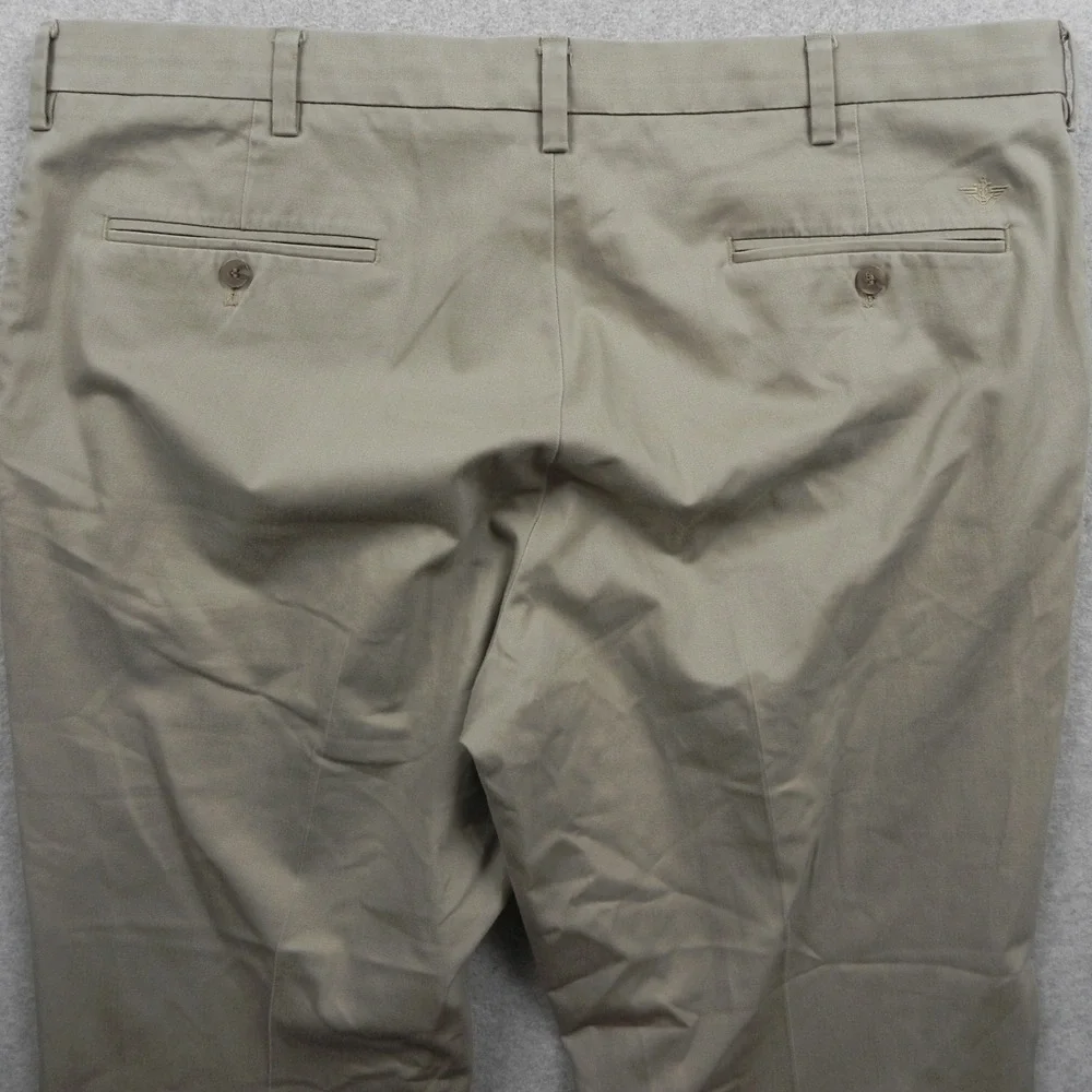 Dockers Signature Khaki Pants Mens 42x32 Classic Fit Tan Flex Comfort Chinos
